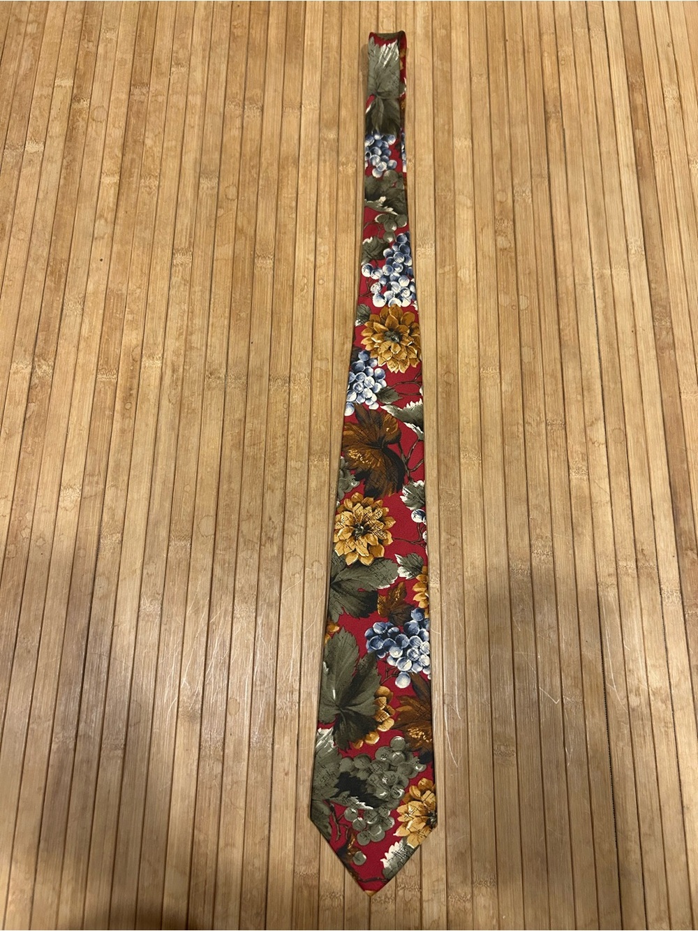 Bugatti Men’s Vintage (I THINK) Silk Red Tie W/ Floral & Grape Patterned Tie
